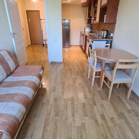 Daire Cozy Oasis Of Light In